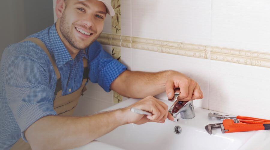 Local tankless water heater installation in Moline, IL